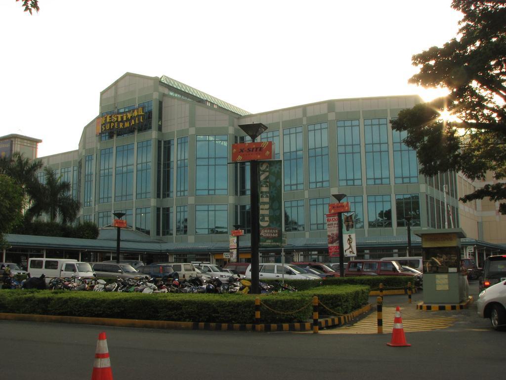 Darvy Suite Muntinlupa City Экстерьер фото